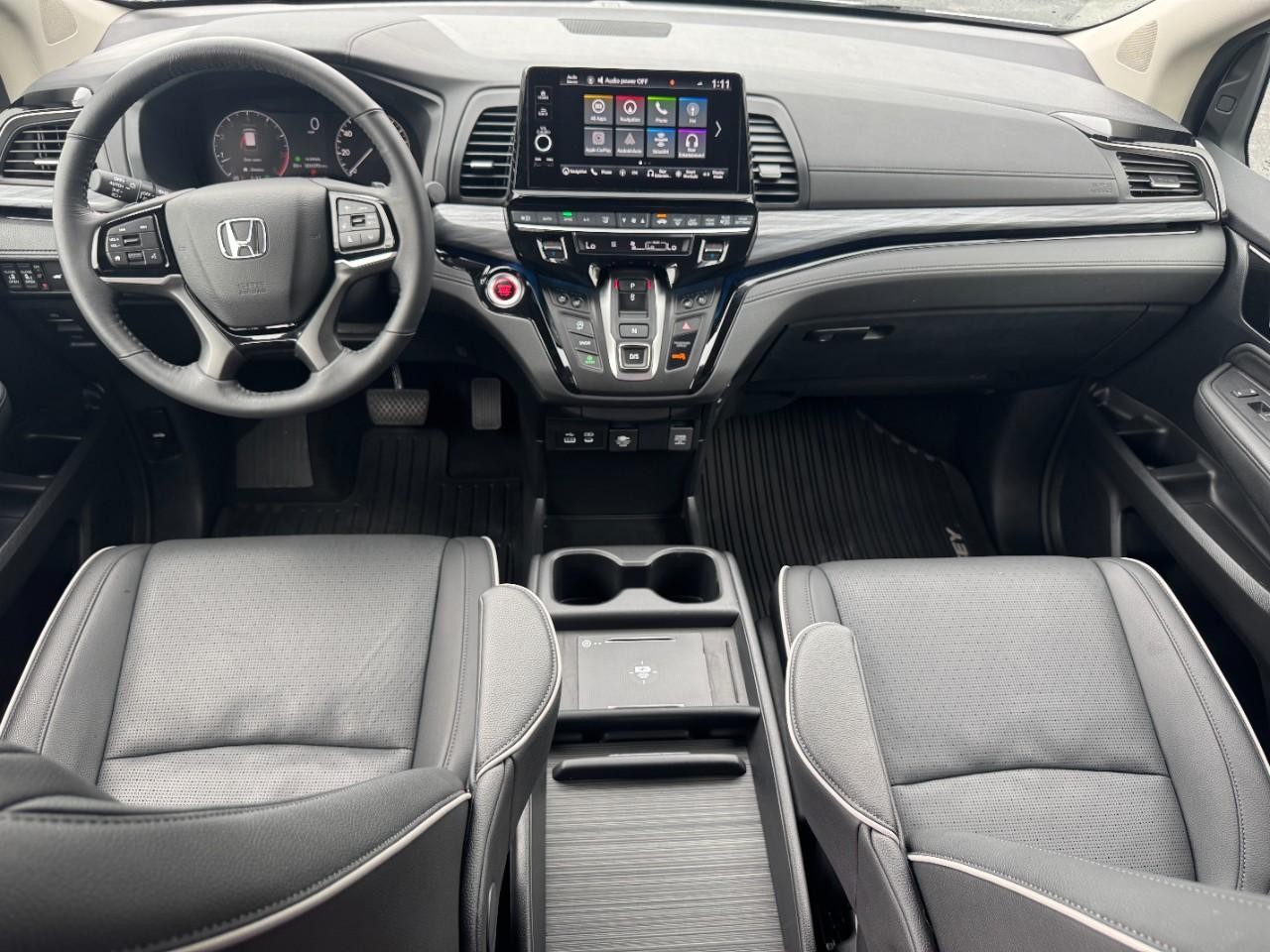 Honda Odyssey Vehicle Full-screen Gallery Image 12