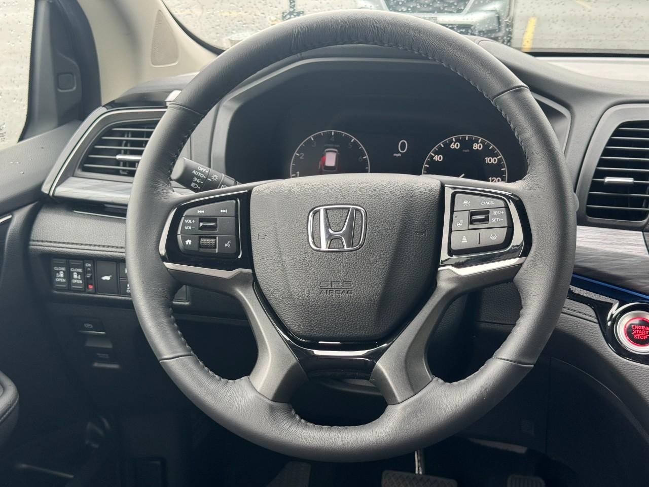 Honda Odyssey Vehicle Full-screen Gallery Image 13