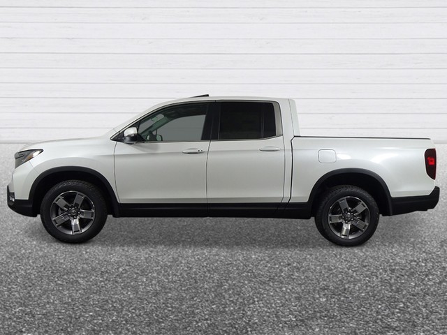 Honda Ridgeline Vehicle Full-screen Gallery Image 03