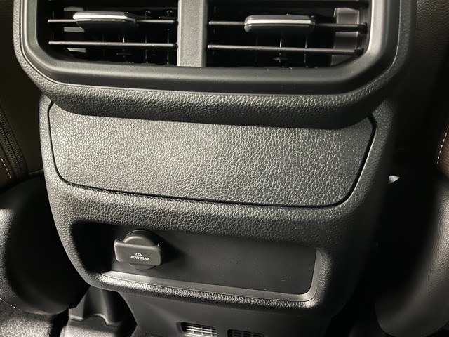 Honda Ridgeline Vehicle Full-screen Gallery Image 25