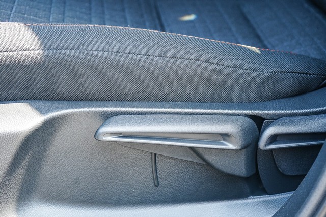 Honda HR-V Vehicle Full-screen Gallery Image 19