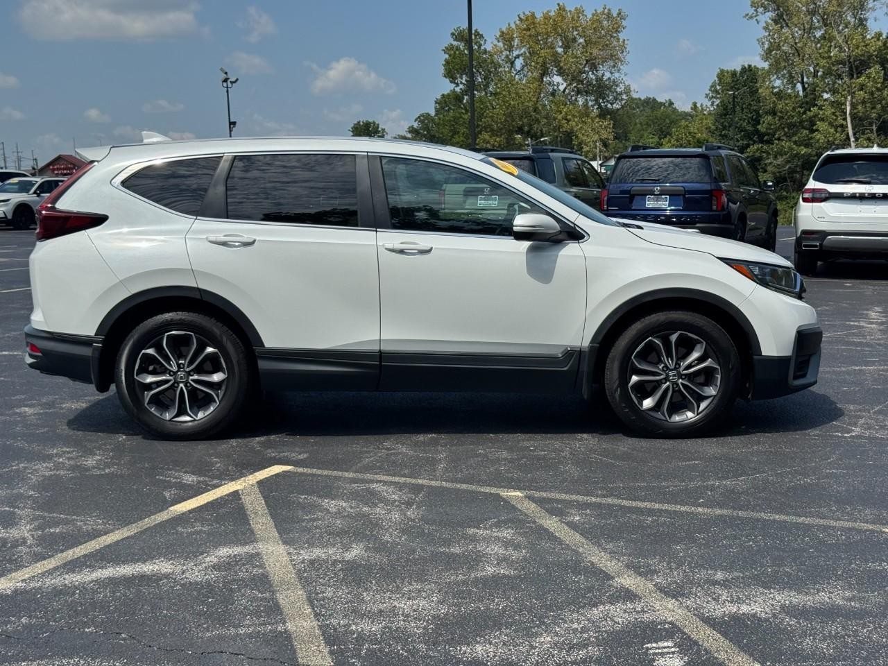 Honda CR-V Vehicle Full-screen Gallery Image 03