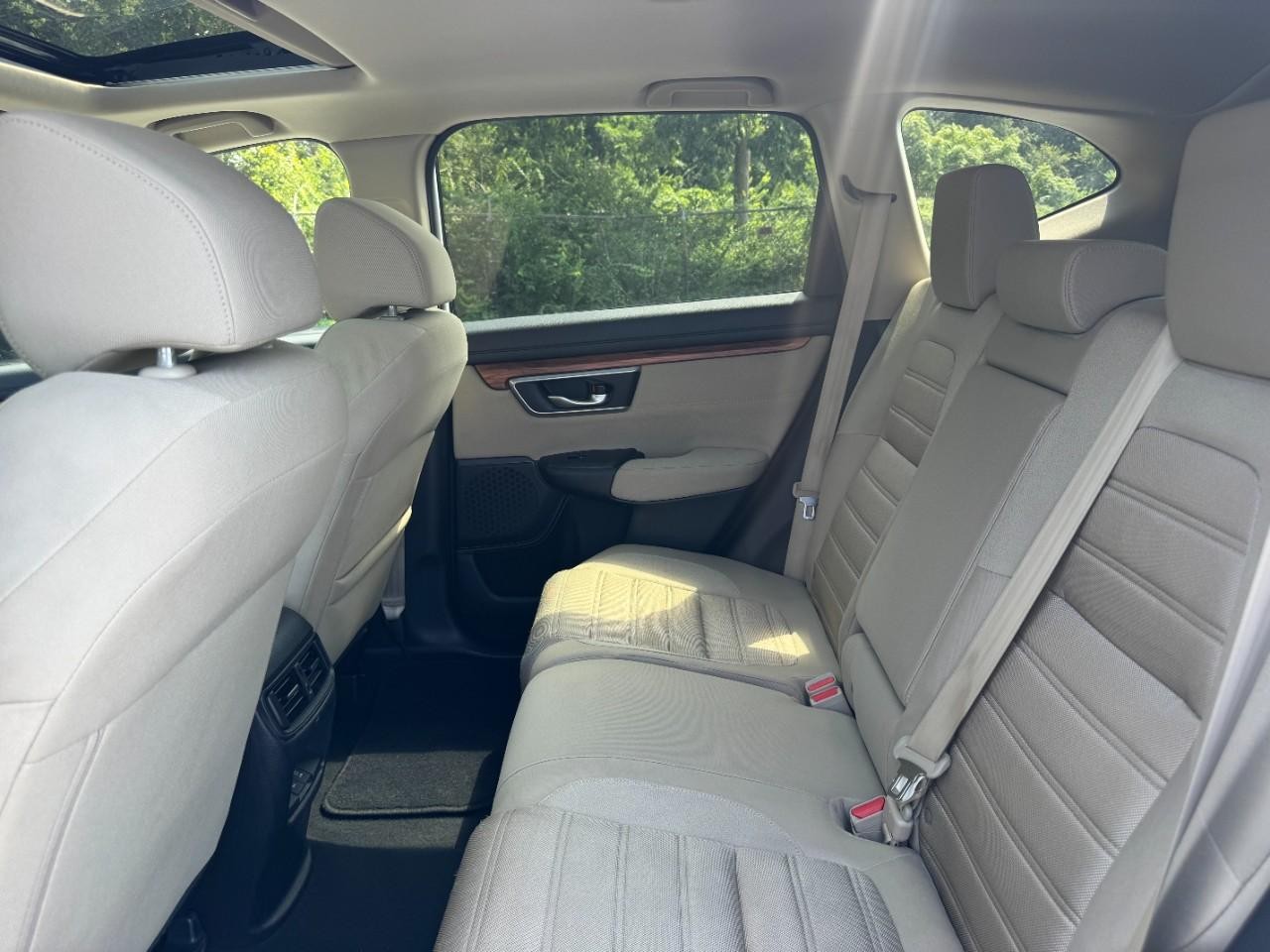 Honda CR-V Vehicle Full-screen Gallery Image 11