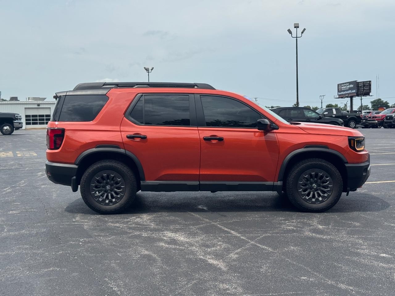 Honda Passport Vehicle Full-screen Gallery Image 03