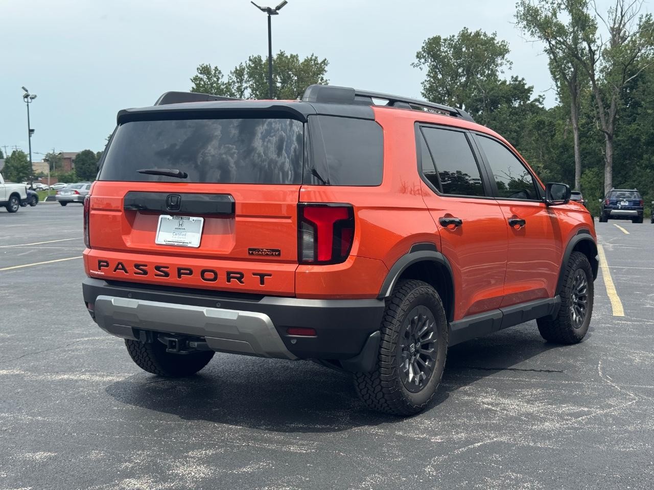 Honda Passport Vehicle Full-screen Gallery Image 04