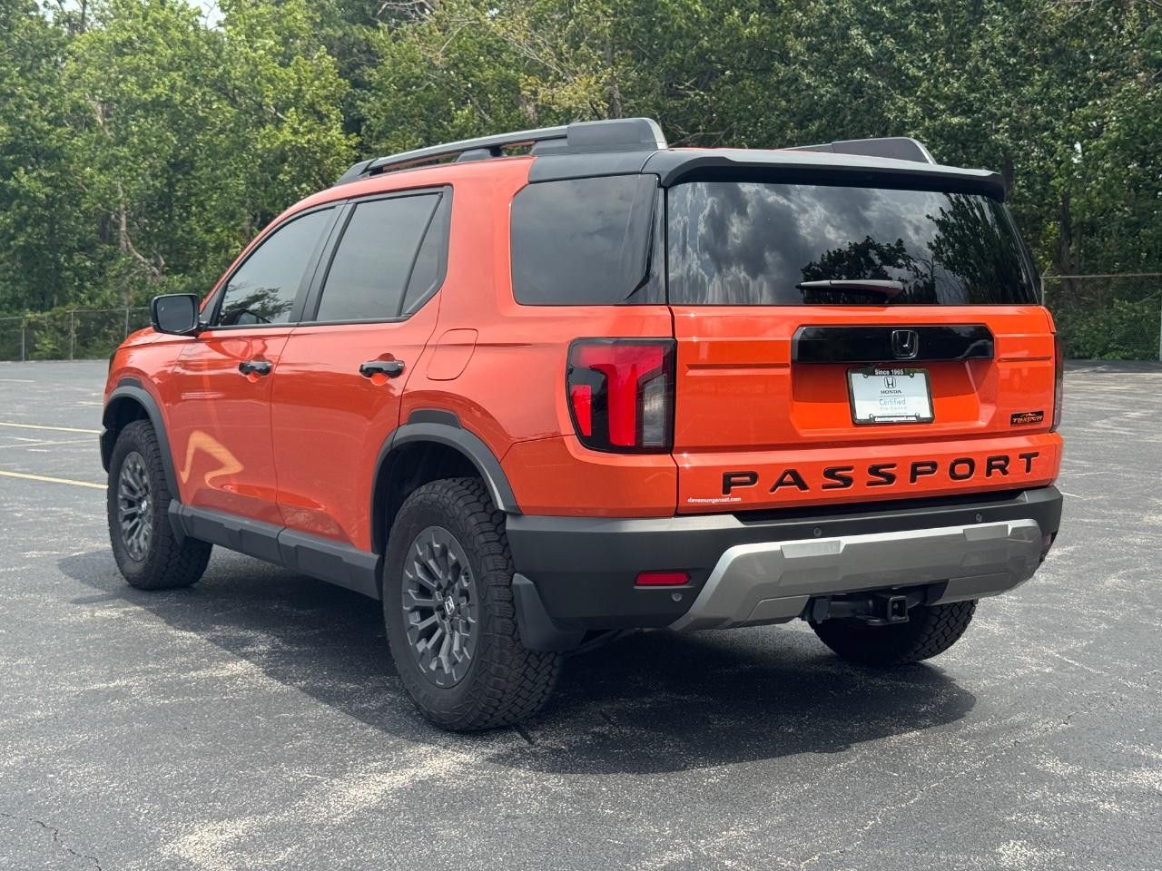 Honda Passport Vehicle Full-screen Gallery Image 07