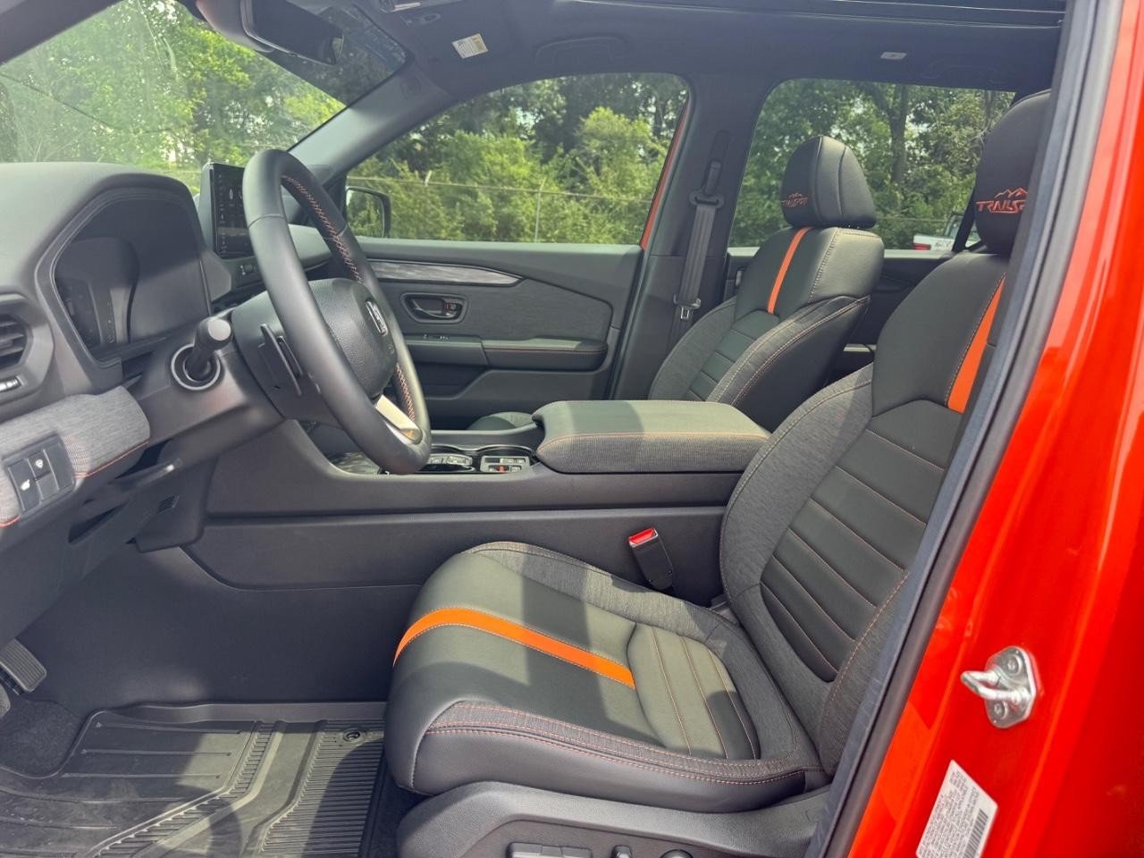Honda Passport Vehicle Full-screen Gallery Image 19