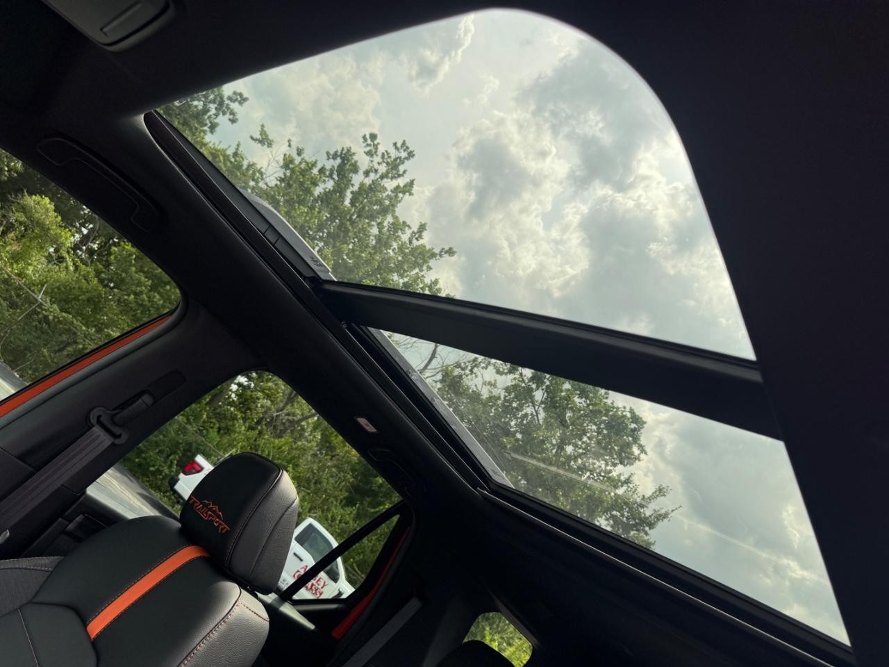 Honda Passport Vehicle Full-screen Gallery Image 20