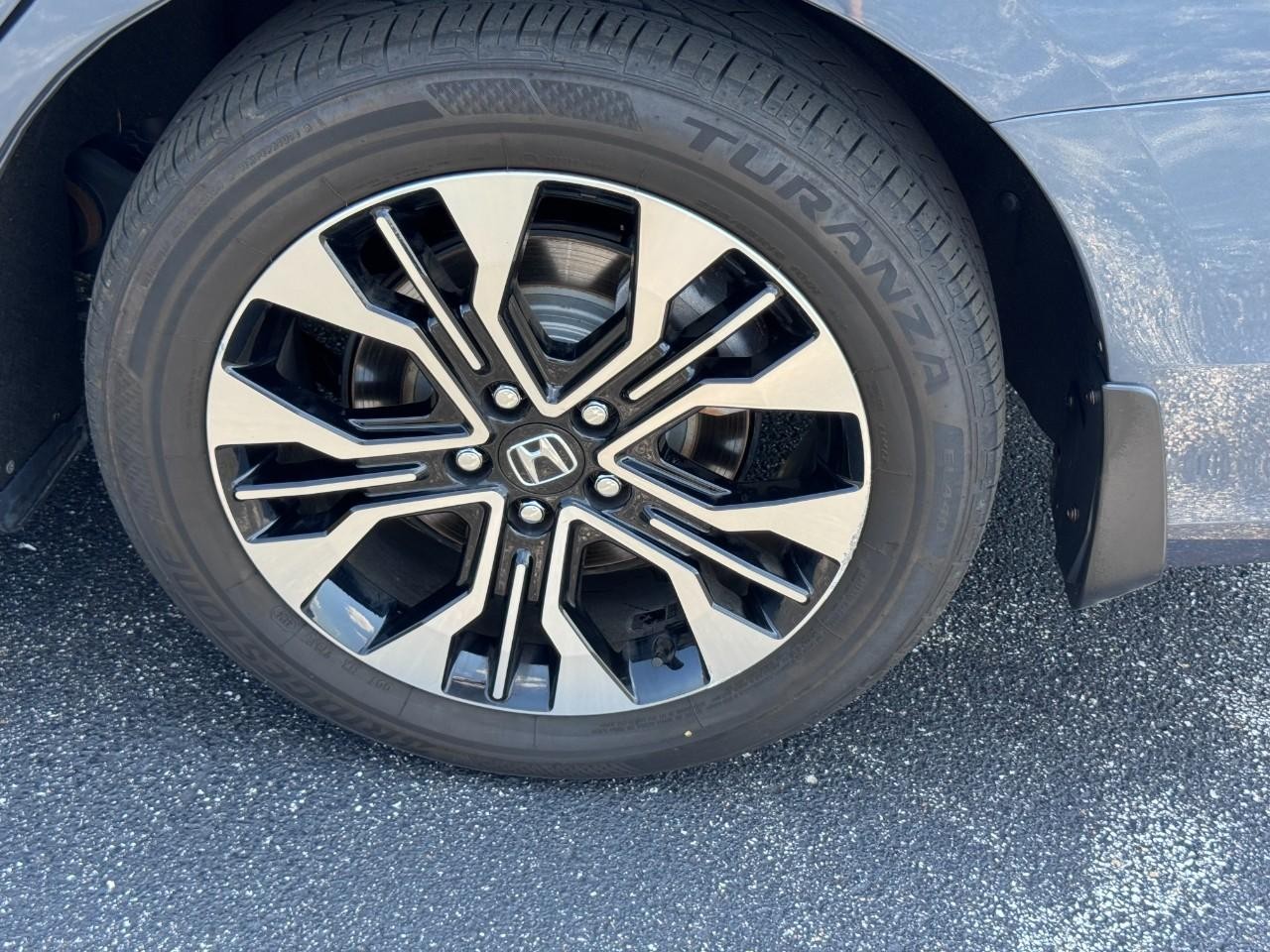 Honda Odyssey Vehicle Full-screen Gallery Image 08