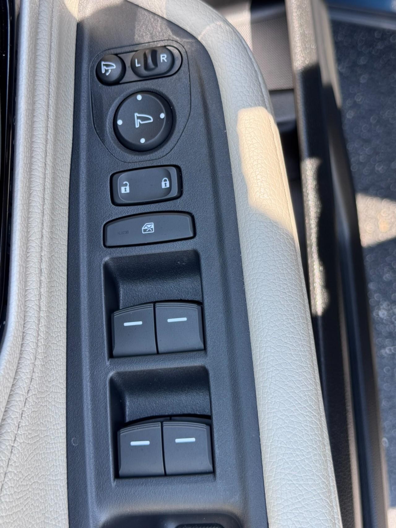 Honda Odyssey Vehicle Full-screen Gallery Image 17