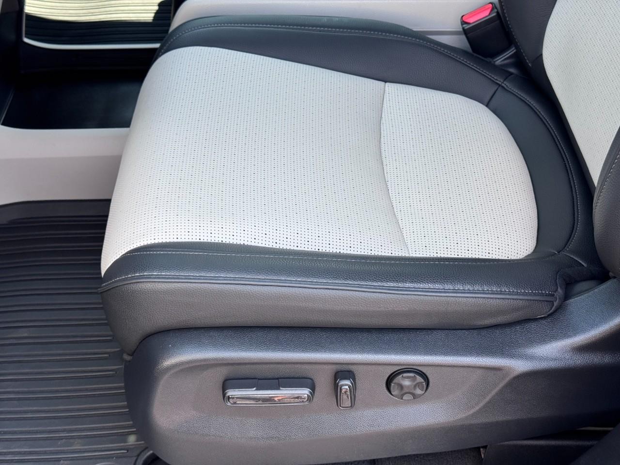 Honda Odyssey Vehicle Full-screen Gallery Image 19
