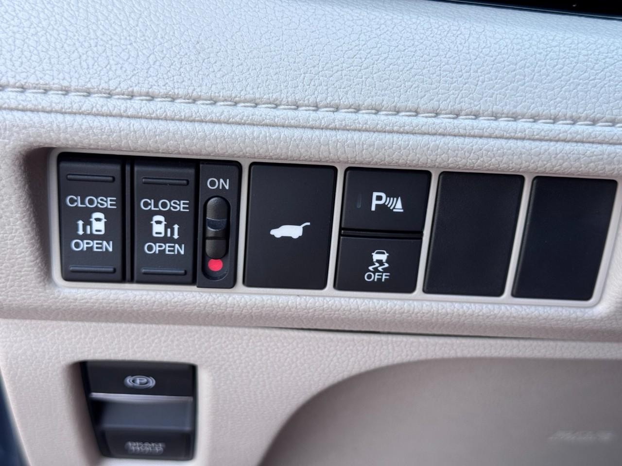 Honda Odyssey Vehicle Full-screen Gallery Image 20