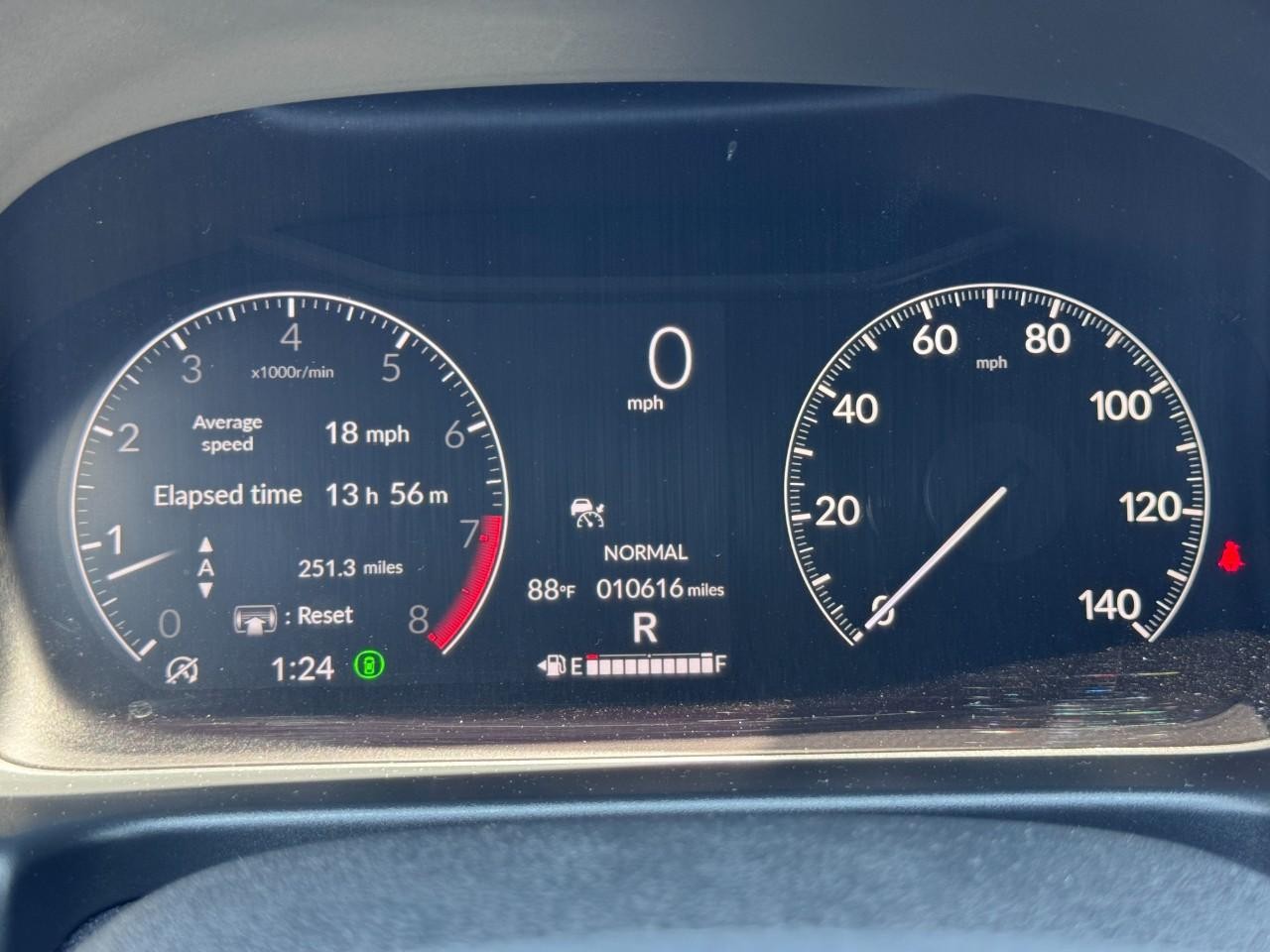 Honda Odyssey Vehicle Full-screen Gallery Image 24