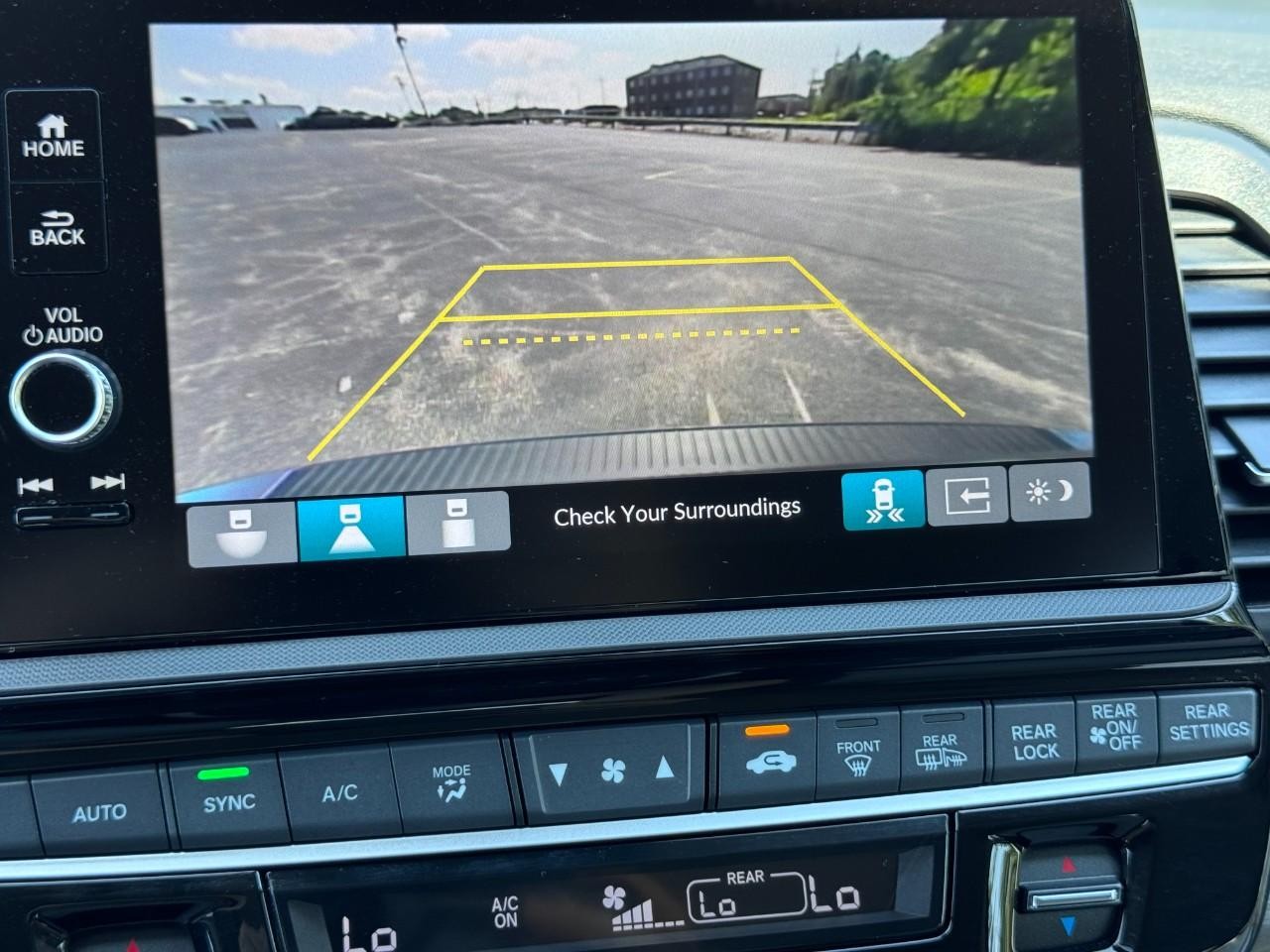 Honda Odyssey Vehicle Full-screen Gallery Image 25