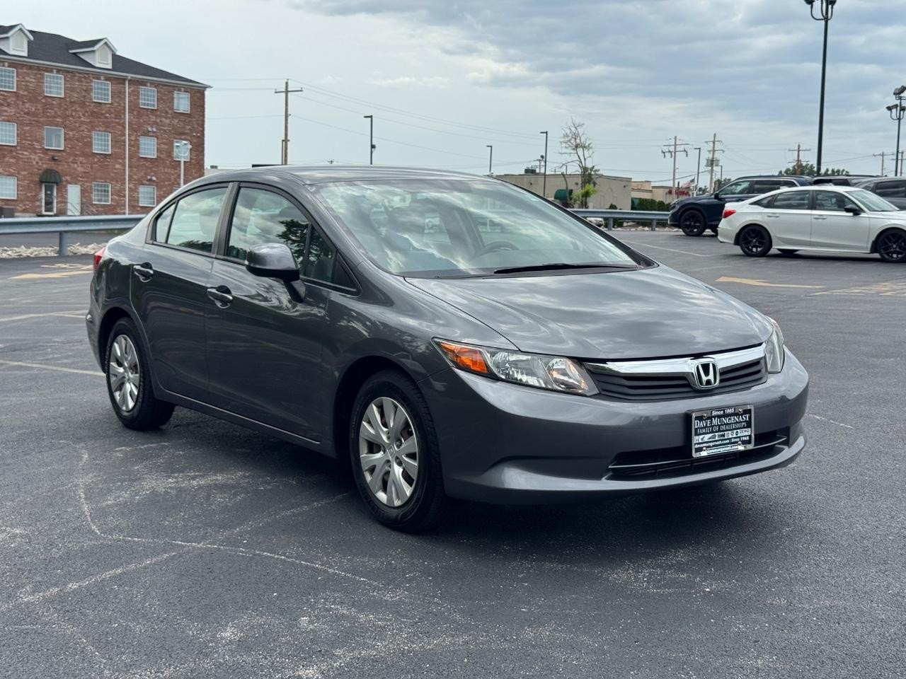 Honda Civic Sedan Vehicle Full-screen Gallery Image 02