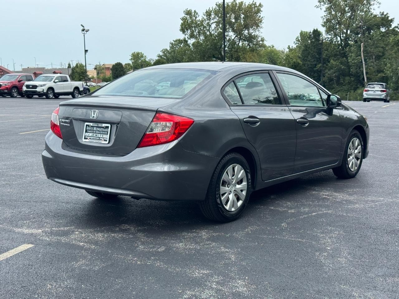 Honda Civic Sedan Vehicle Full-screen Gallery Image 04