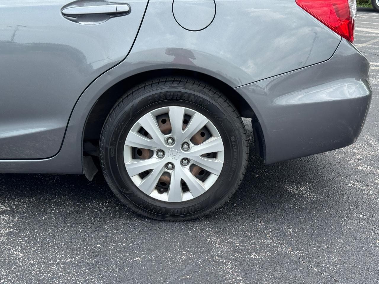 Honda Civic Sedan Vehicle Full-screen Gallery Image 08
