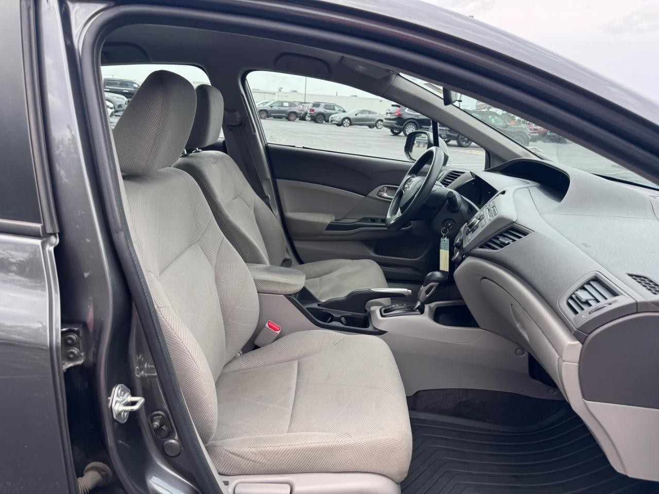 Honda Civic Sedan Vehicle Full-screen Gallery Image 18