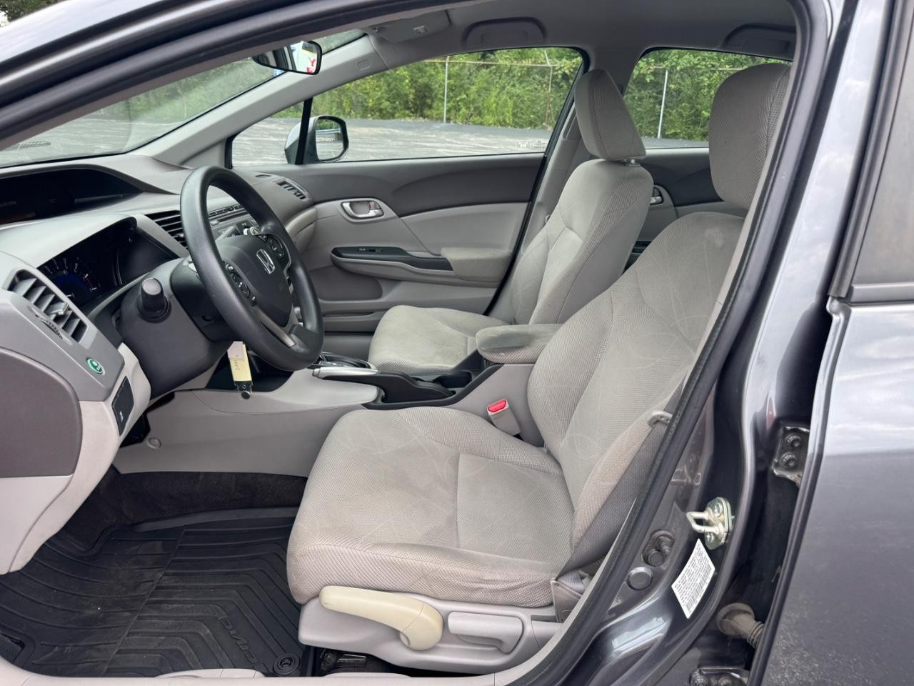 Honda Civic Sedan Vehicle Full-screen Gallery Image 19