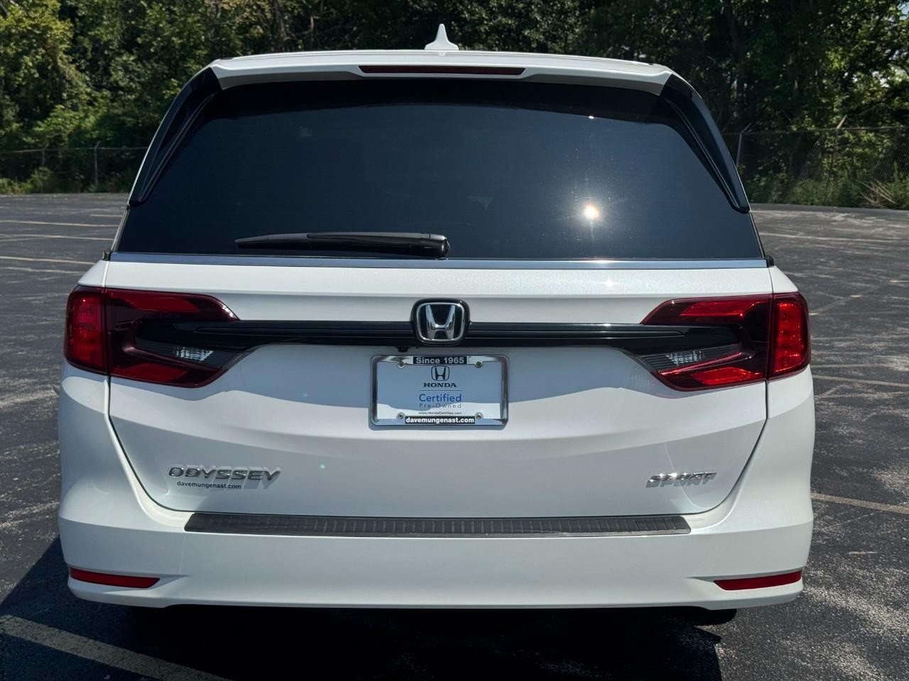Honda Odyssey Vehicle Full-screen Gallery Image 07