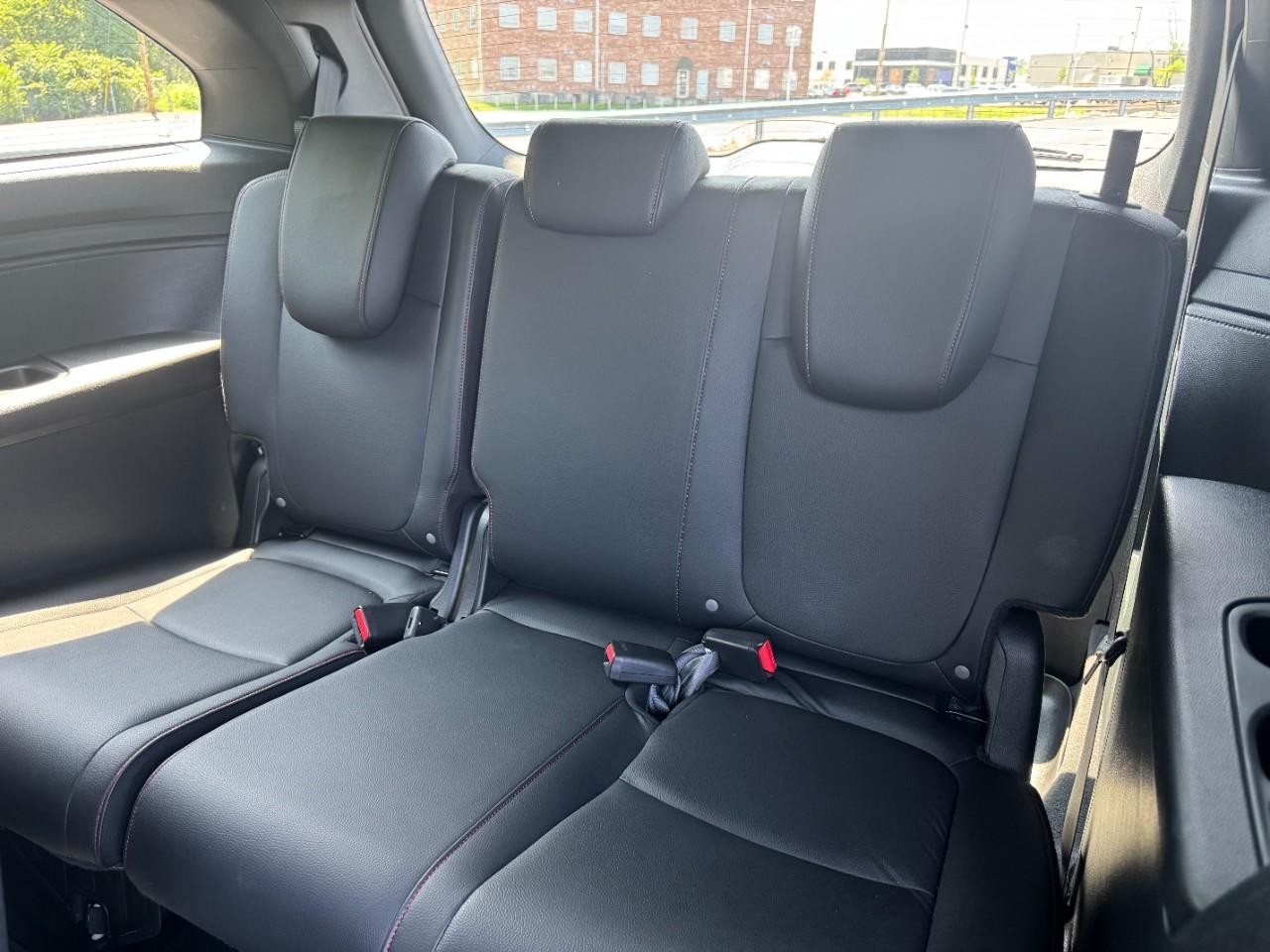 Honda Odyssey Vehicle Full-screen Gallery Image 13