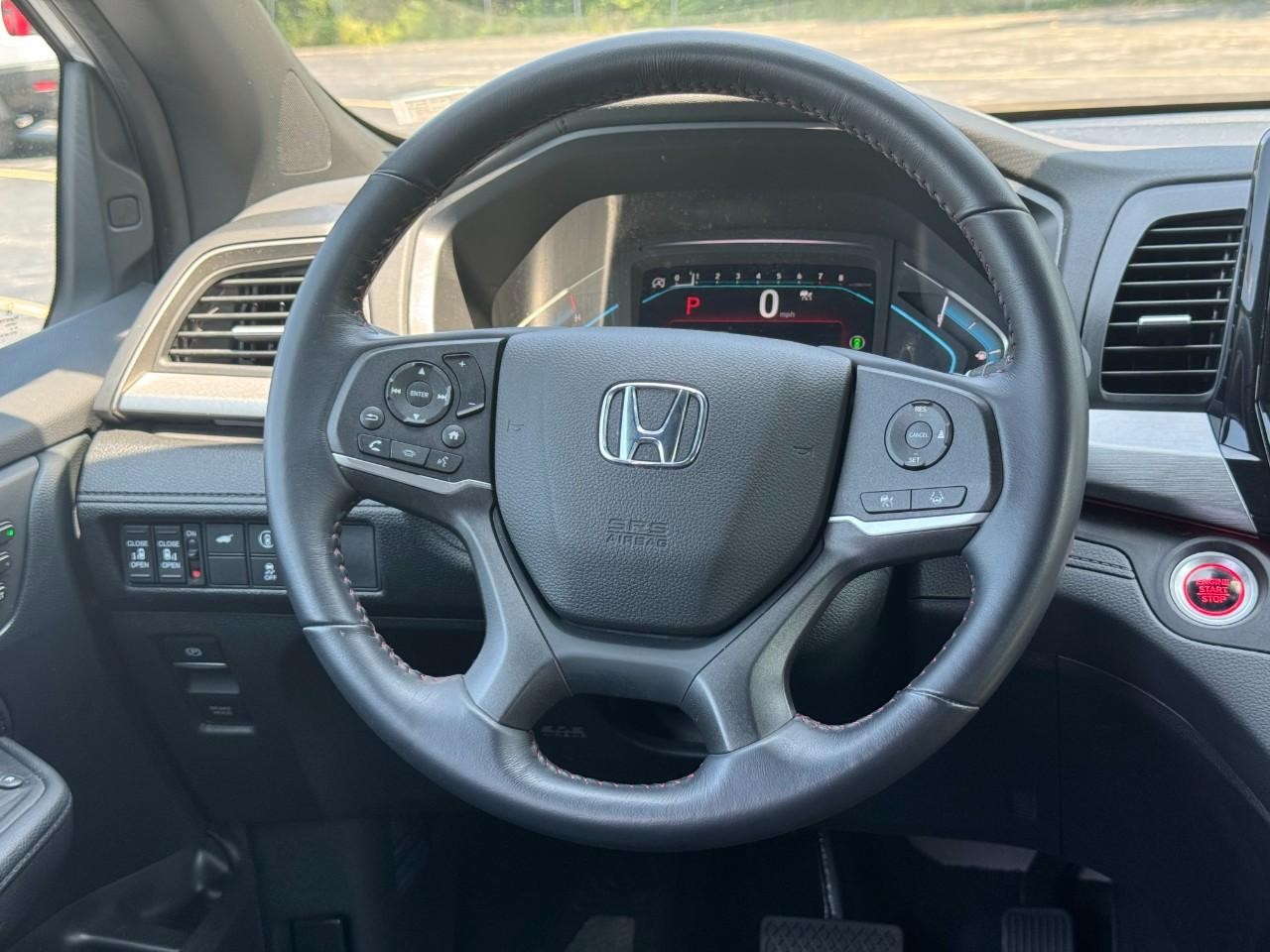 Honda Odyssey Vehicle Full-screen Gallery Image 15