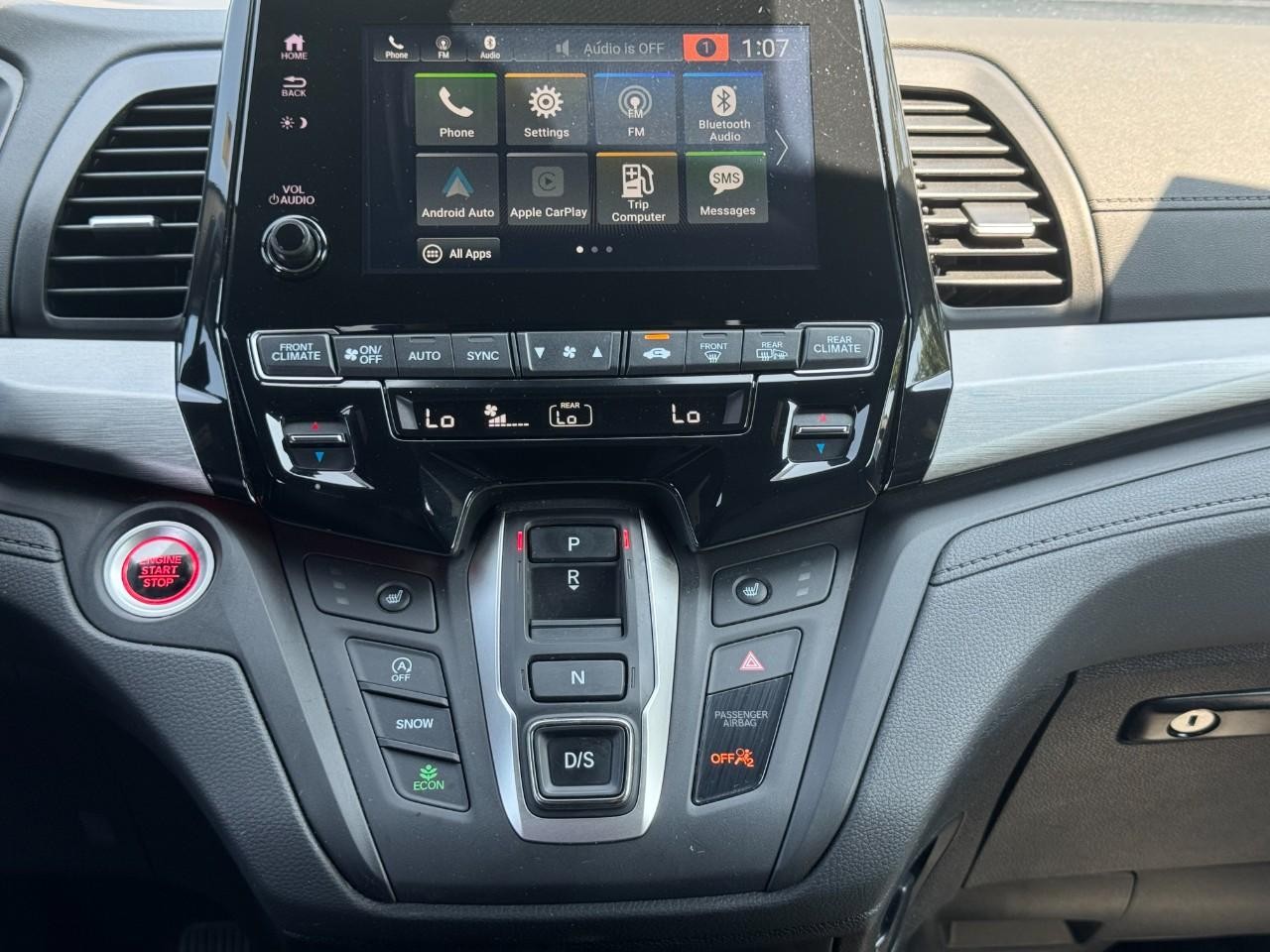 Honda Odyssey Vehicle Full-screen Gallery Image 16