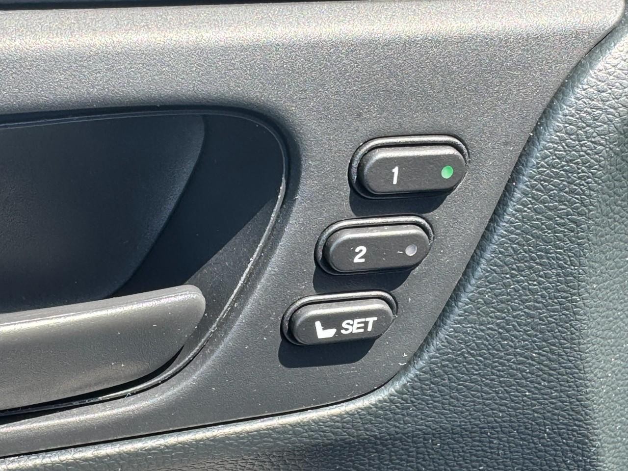 Honda Odyssey Vehicle Full-screen Gallery Image 19