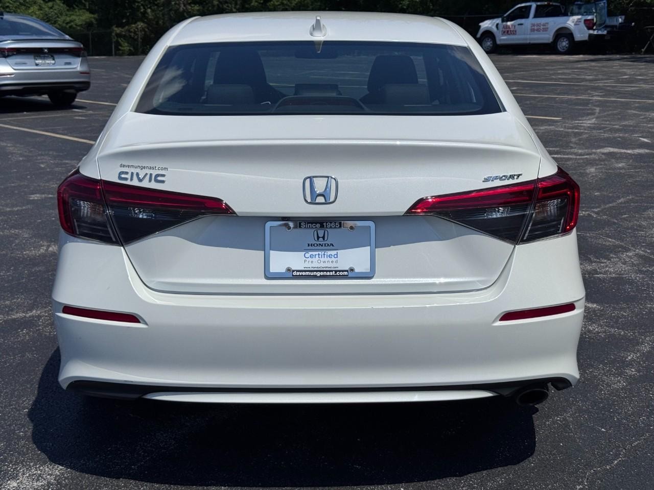 Honda Civic Sedan Vehicle Full-screen Gallery Image 05