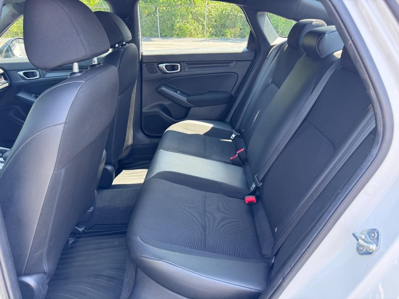 Honda Civic Sedan Vehicle Full-screen Gallery Image 11
