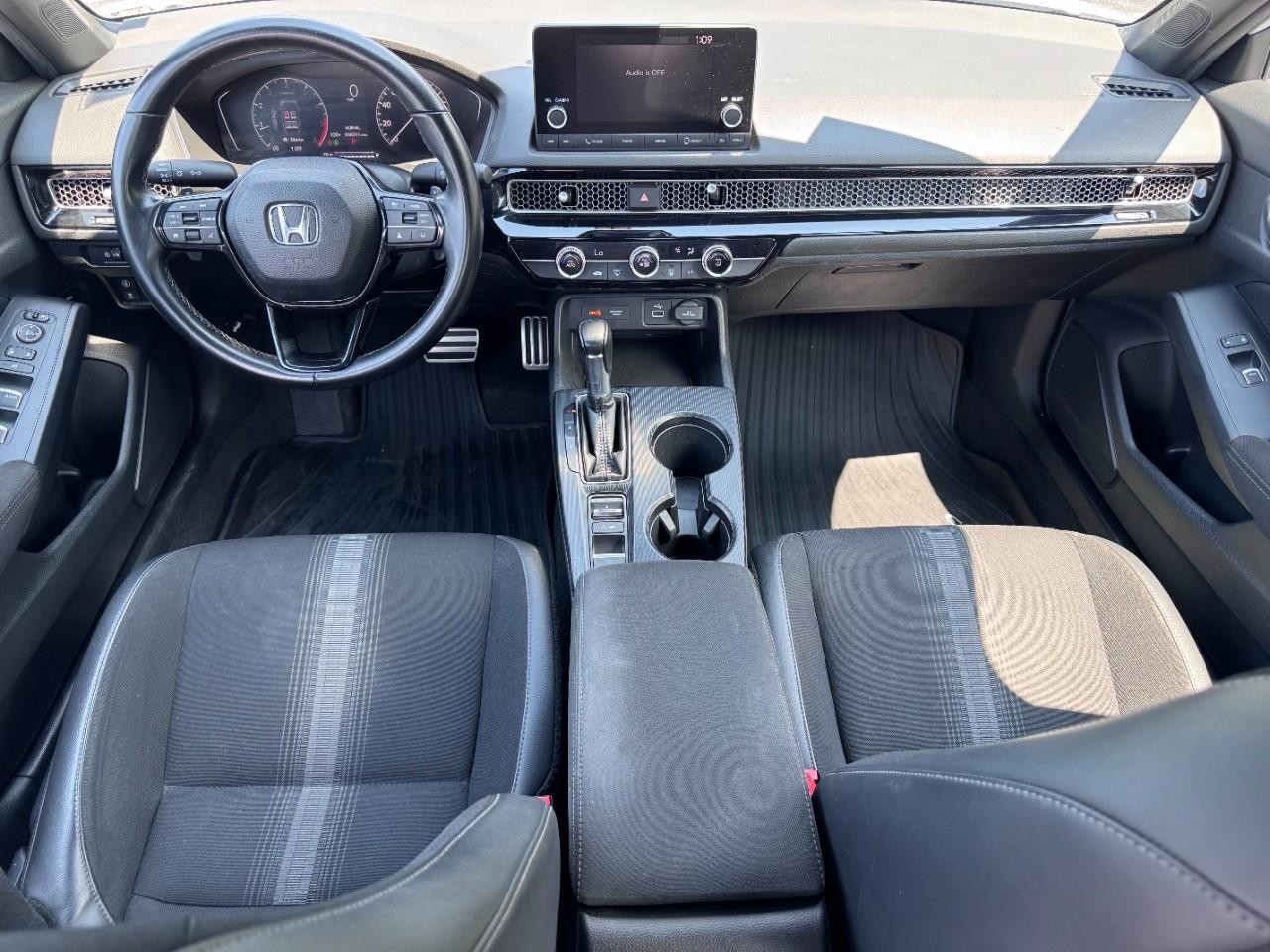 Honda Civic Sedan Vehicle Full-screen Gallery Image 12