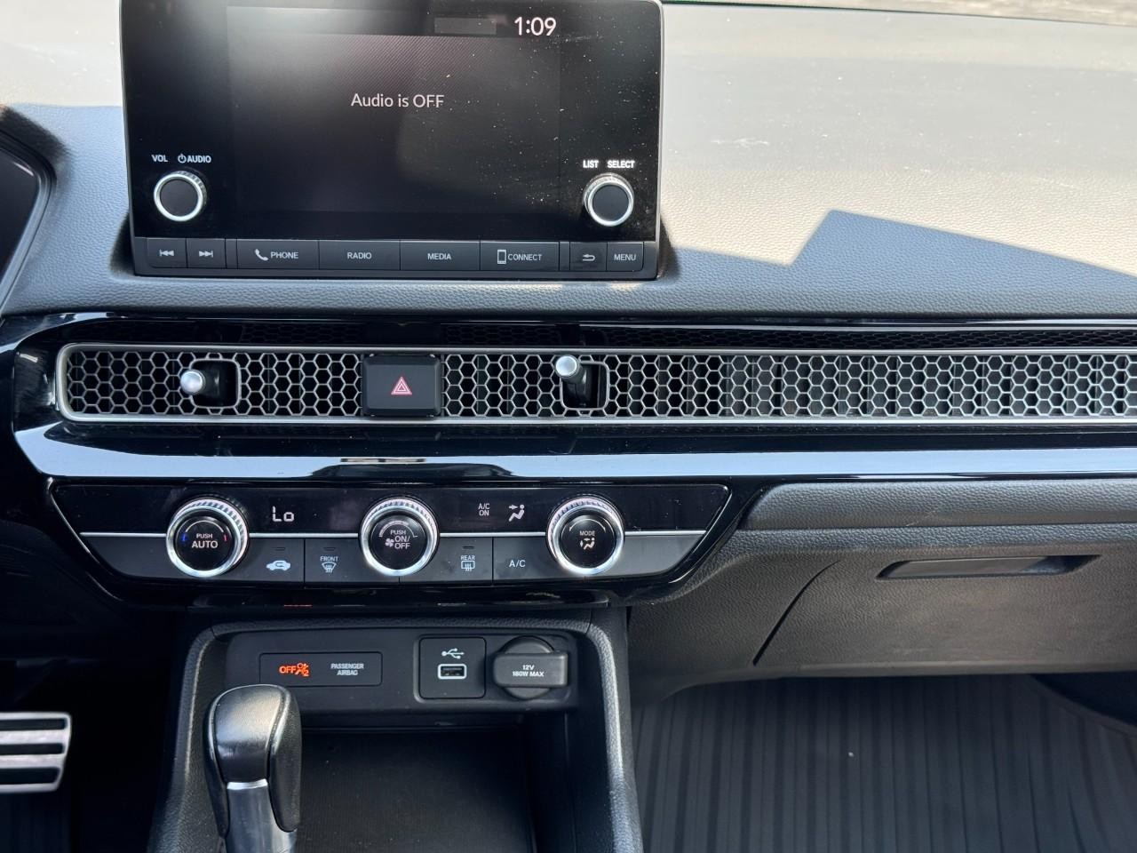 Honda Civic Sedan Vehicle Full-screen Gallery Image 14