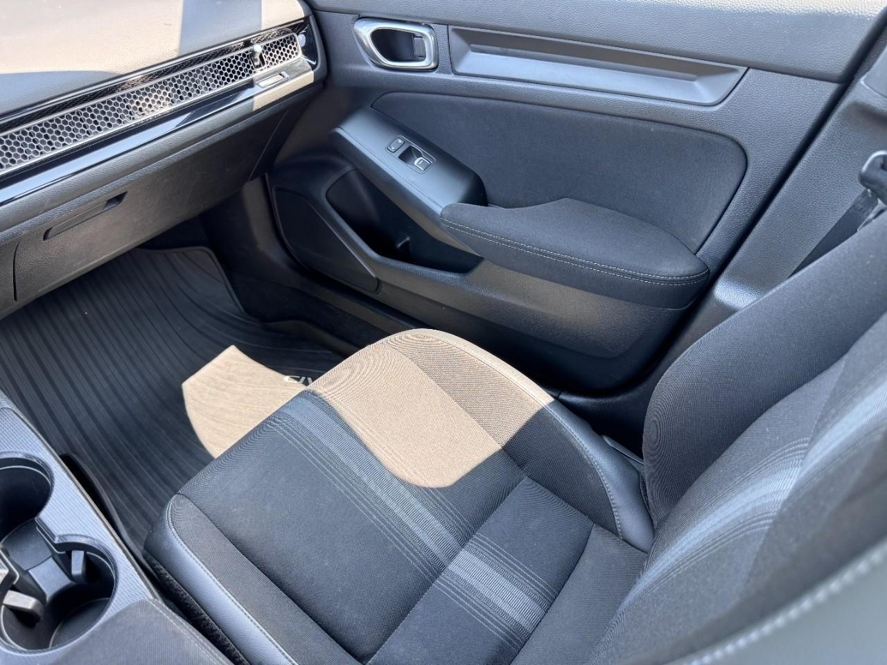 Honda Civic Sedan Vehicle Full-screen Gallery Image 16