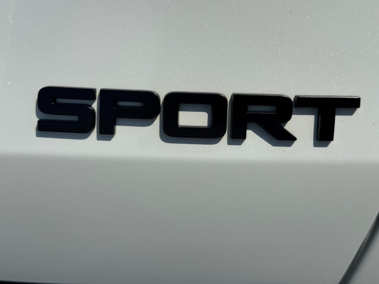 Honda HR-V Vehicle Full-screen Gallery Image 05