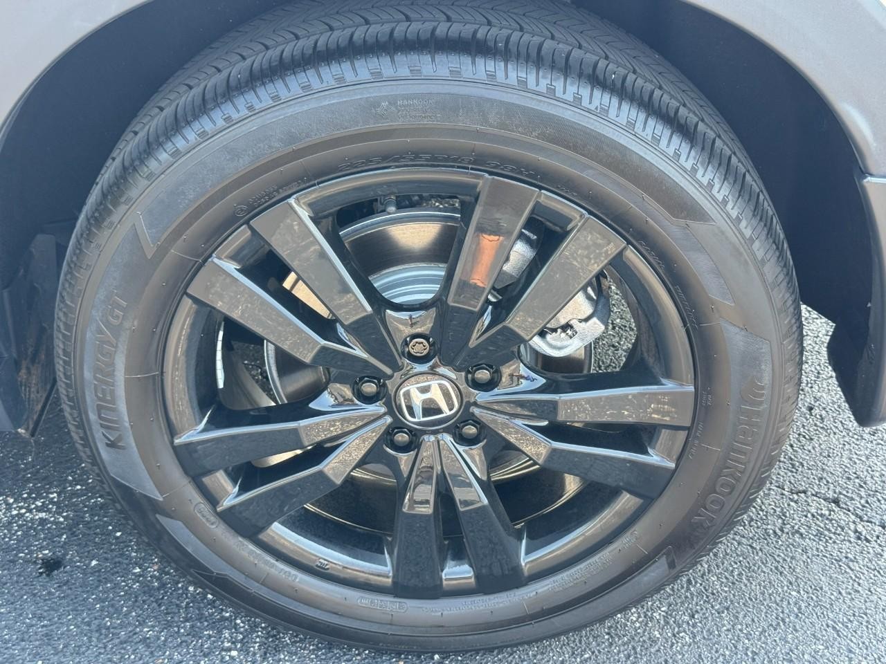 Honda HR-V Vehicle Full-screen Gallery Image 09