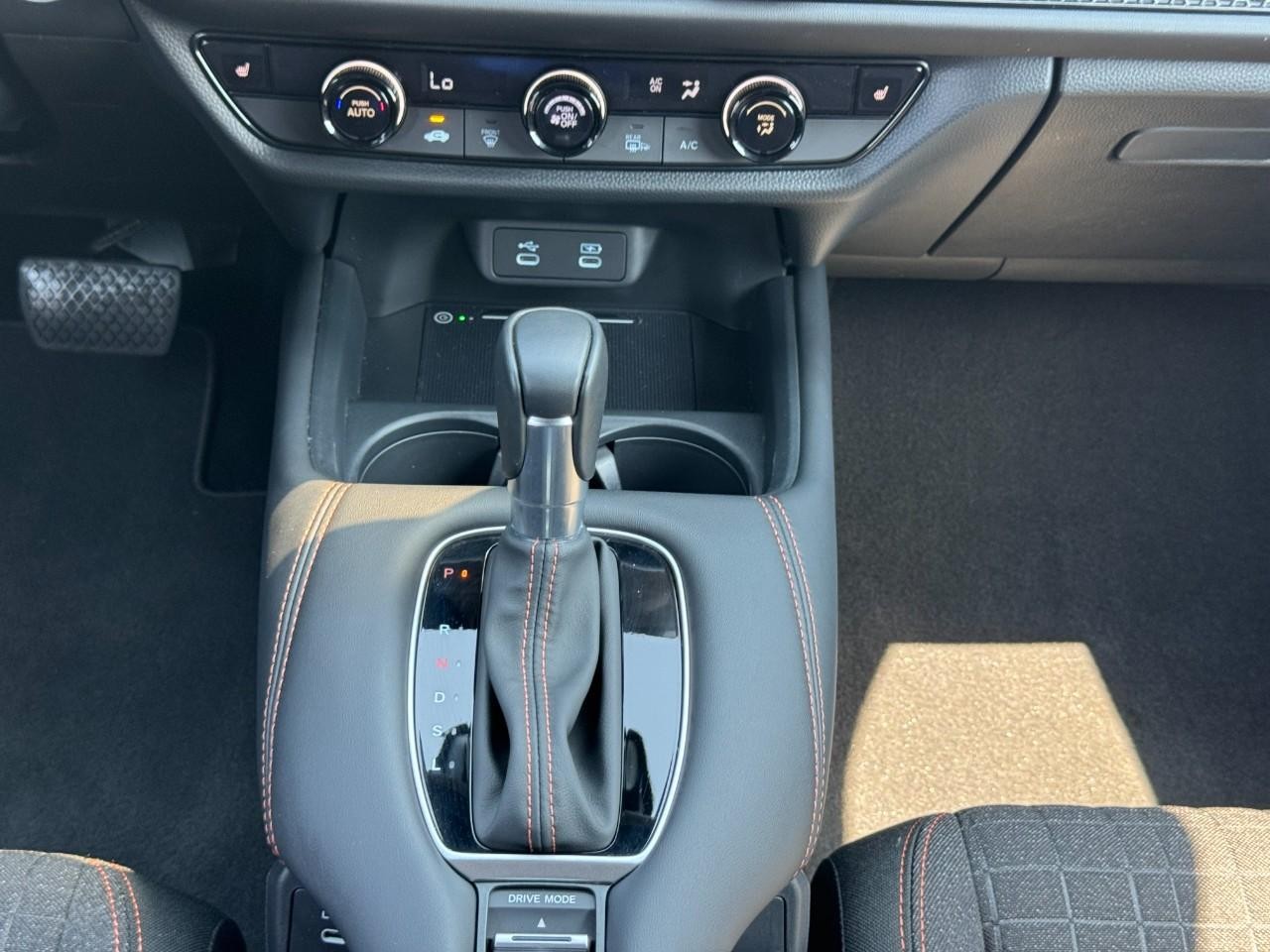 Honda HR-V Vehicle Full-screen Gallery Image 16