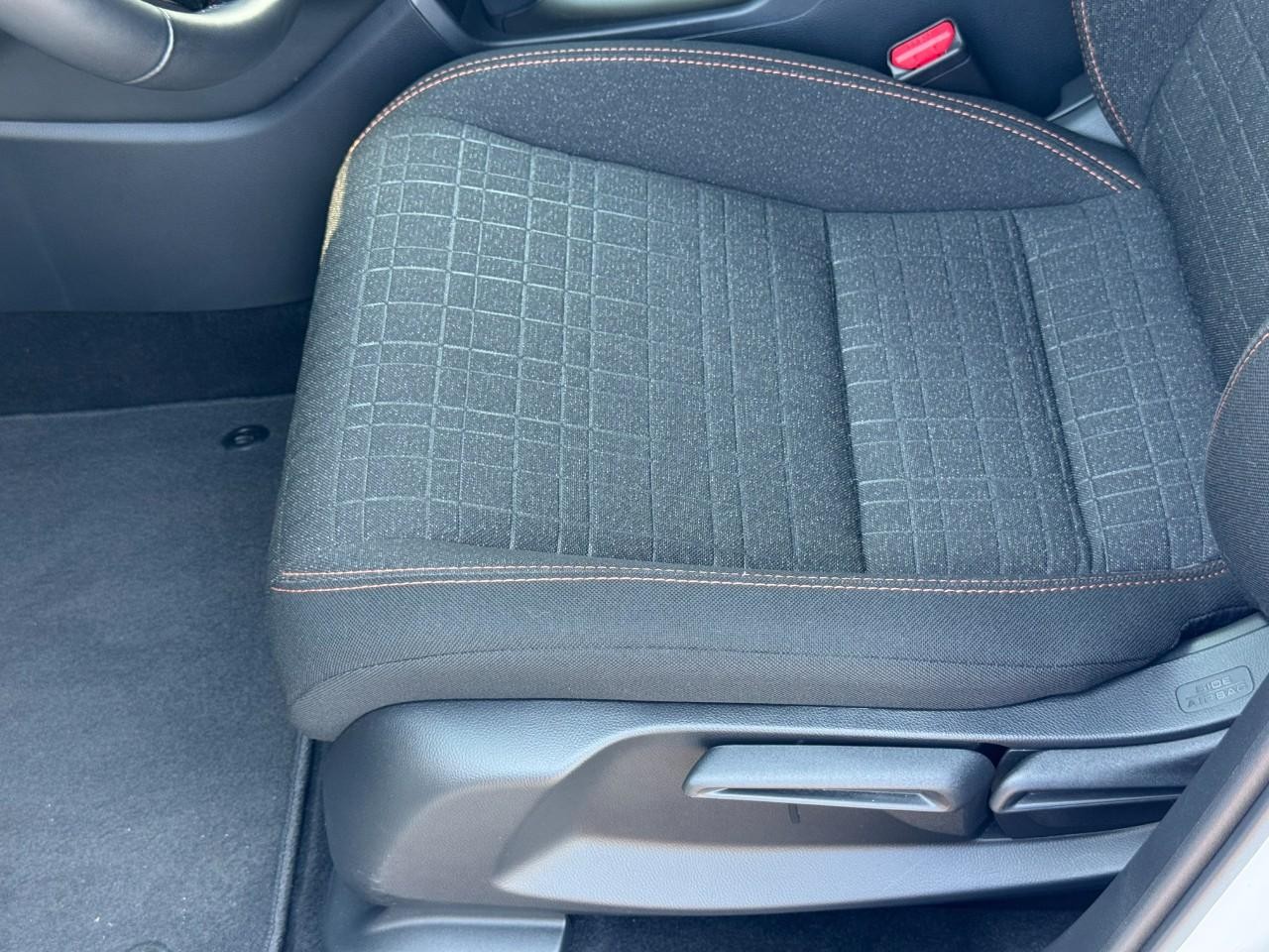 Honda HR-V Vehicle Full-screen Gallery Image 19