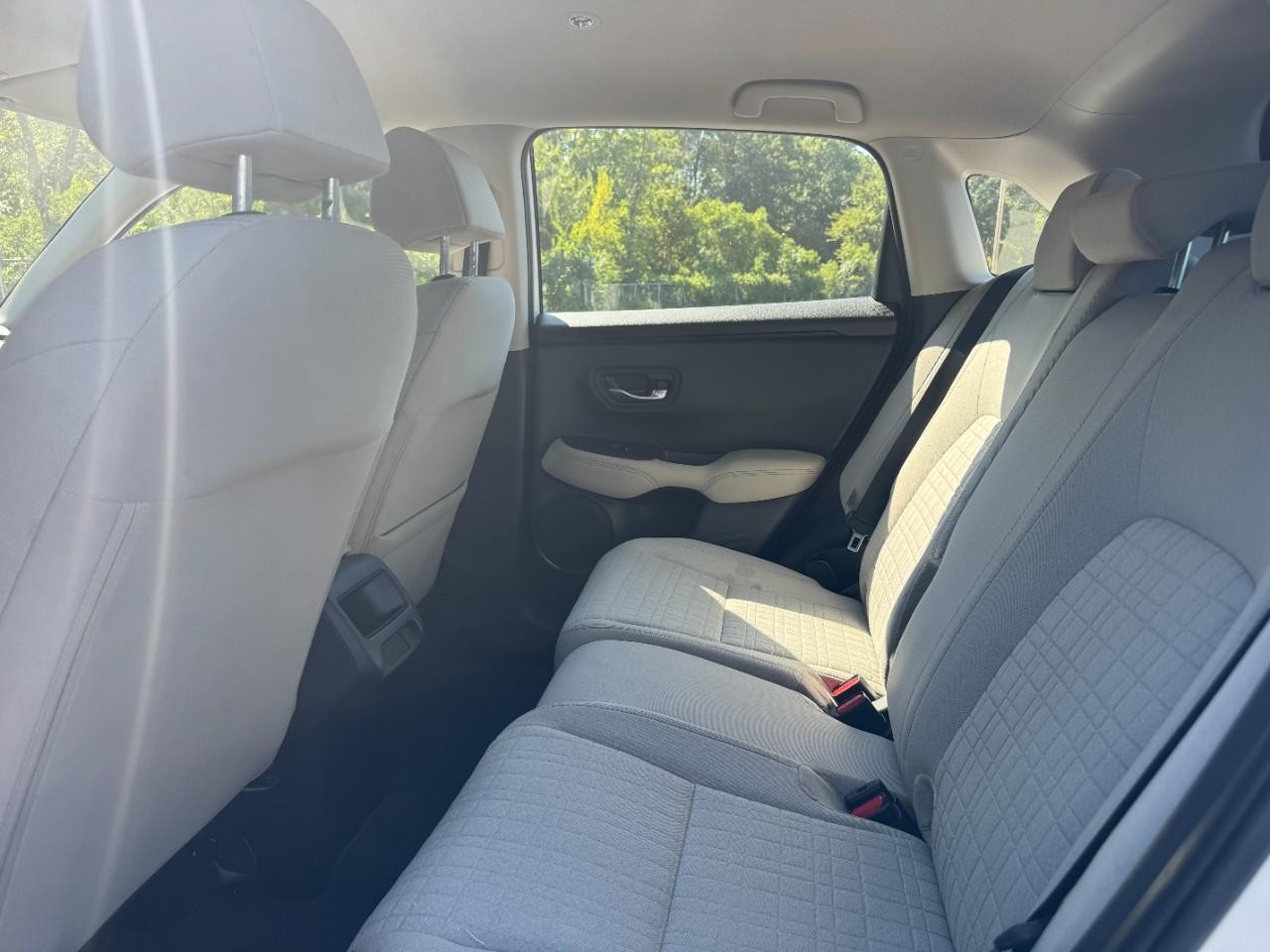Honda HR-V Vehicle Full-screen Gallery Image 11