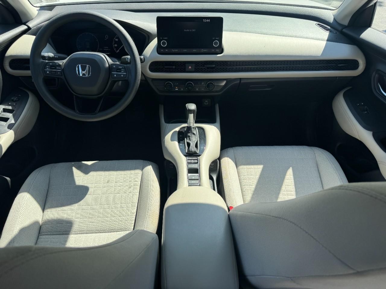 Honda HR-V Vehicle Full-screen Gallery Image 12