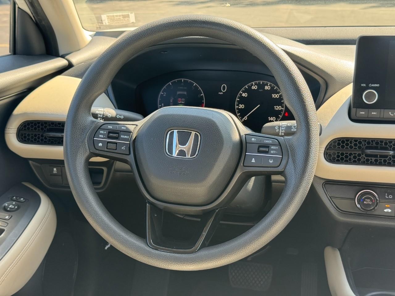 Honda HR-V Vehicle Full-screen Gallery Image 13