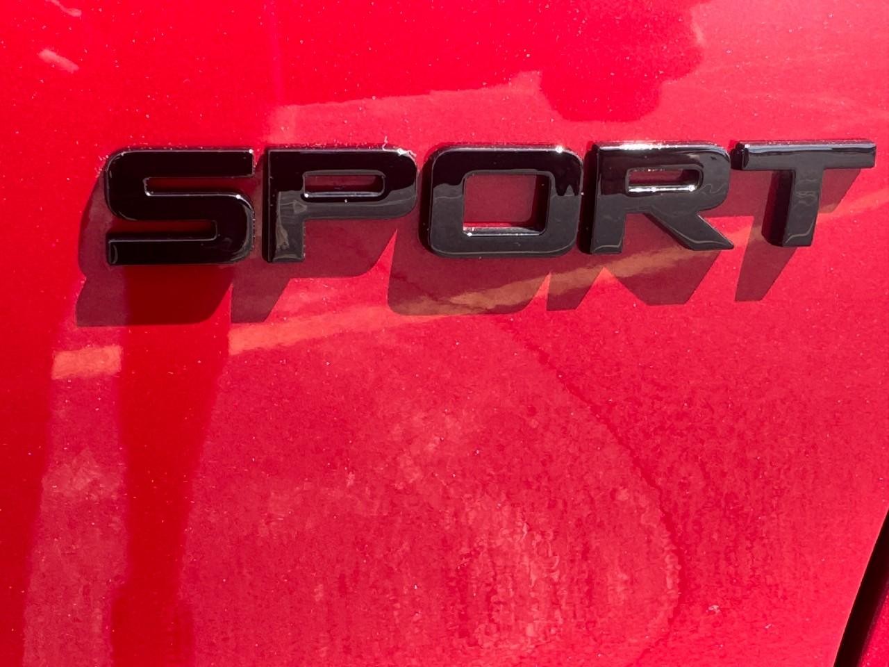 Honda CR-V Hybrid Vehicle Full-screen Gallery Image 05