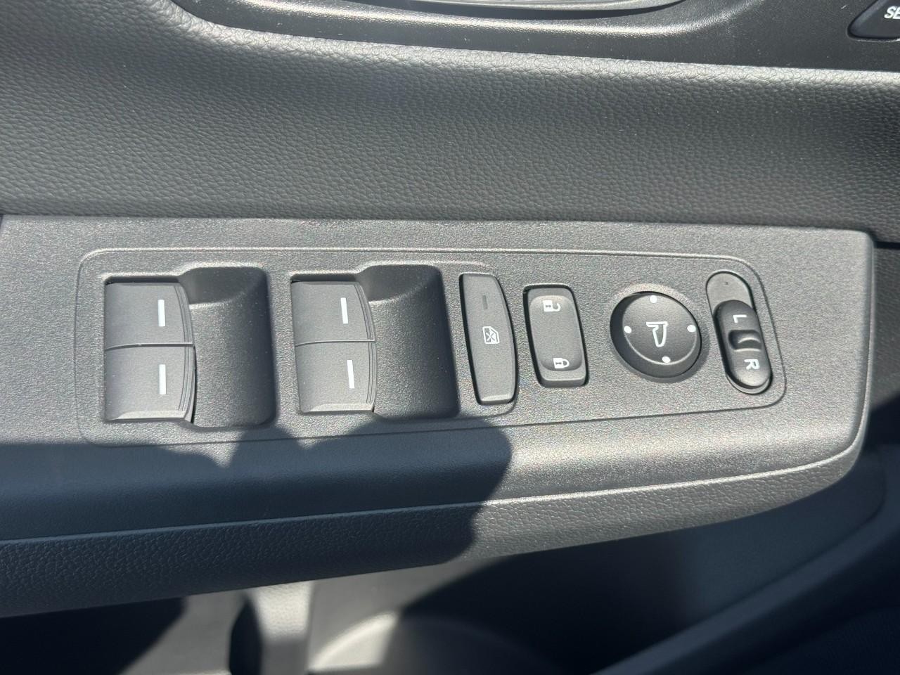 Honda CR-V Hybrid Vehicle Full-screen Gallery Image 20