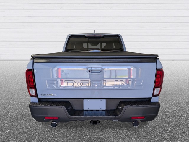 Honda Ridgeline Vehicle Full-screen Gallery Image 05