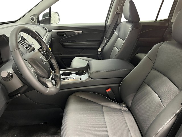 Honda Ridgeline Vehicle Full-screen Gallery Image 12