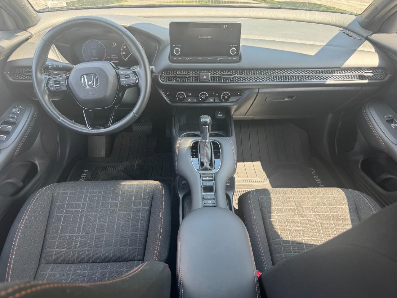 Honda HR-V Vehicle Full-screen Gallery Image 13
