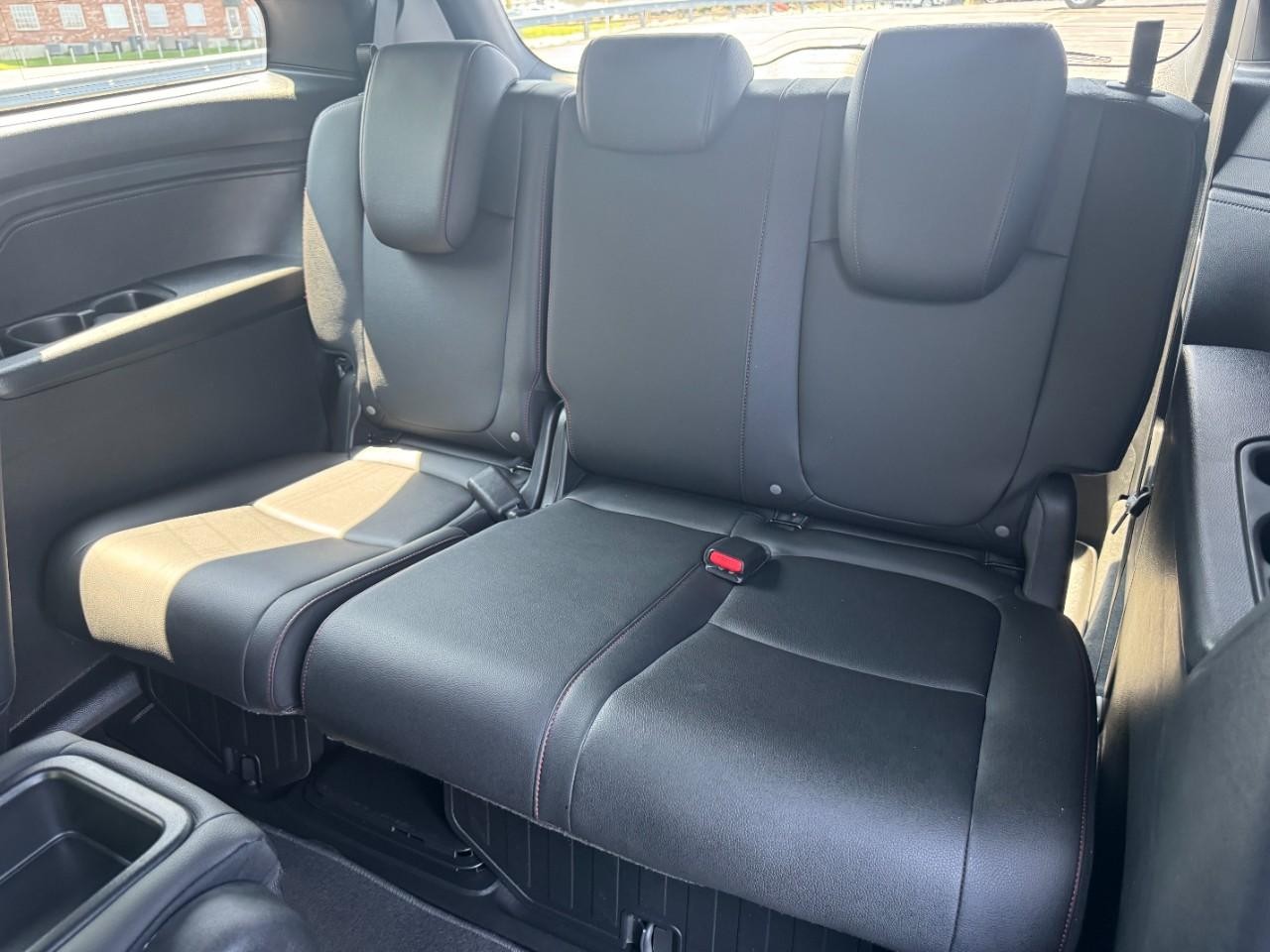 Honda Odyssey Vehicle Full-screen Gallery Image 13