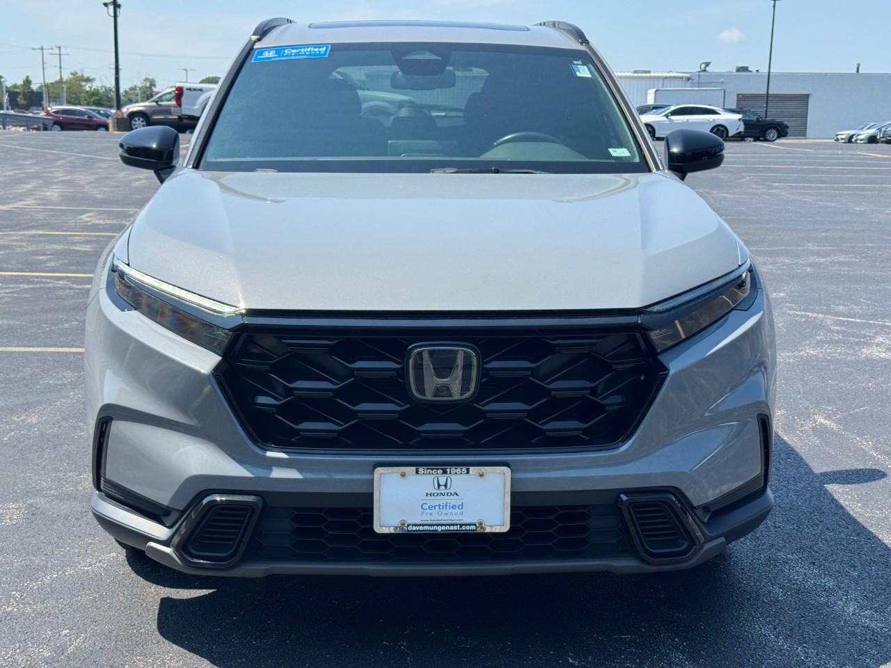 Honda CR-V Hybrid Vehicle Full-screen Gallery Image 11