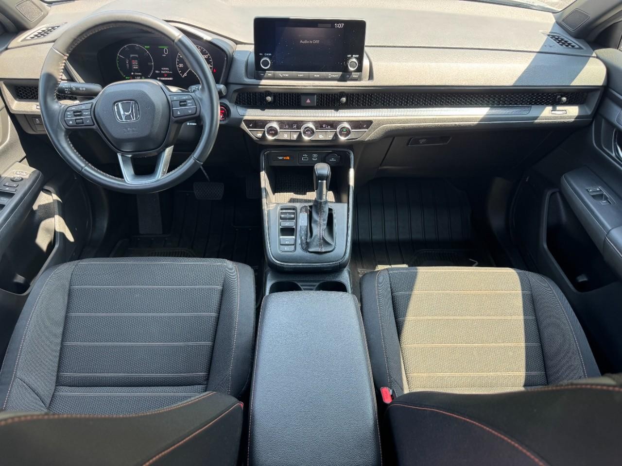 Honda CR-V Hybrid Vehicle Full-screen Gallery Image 14