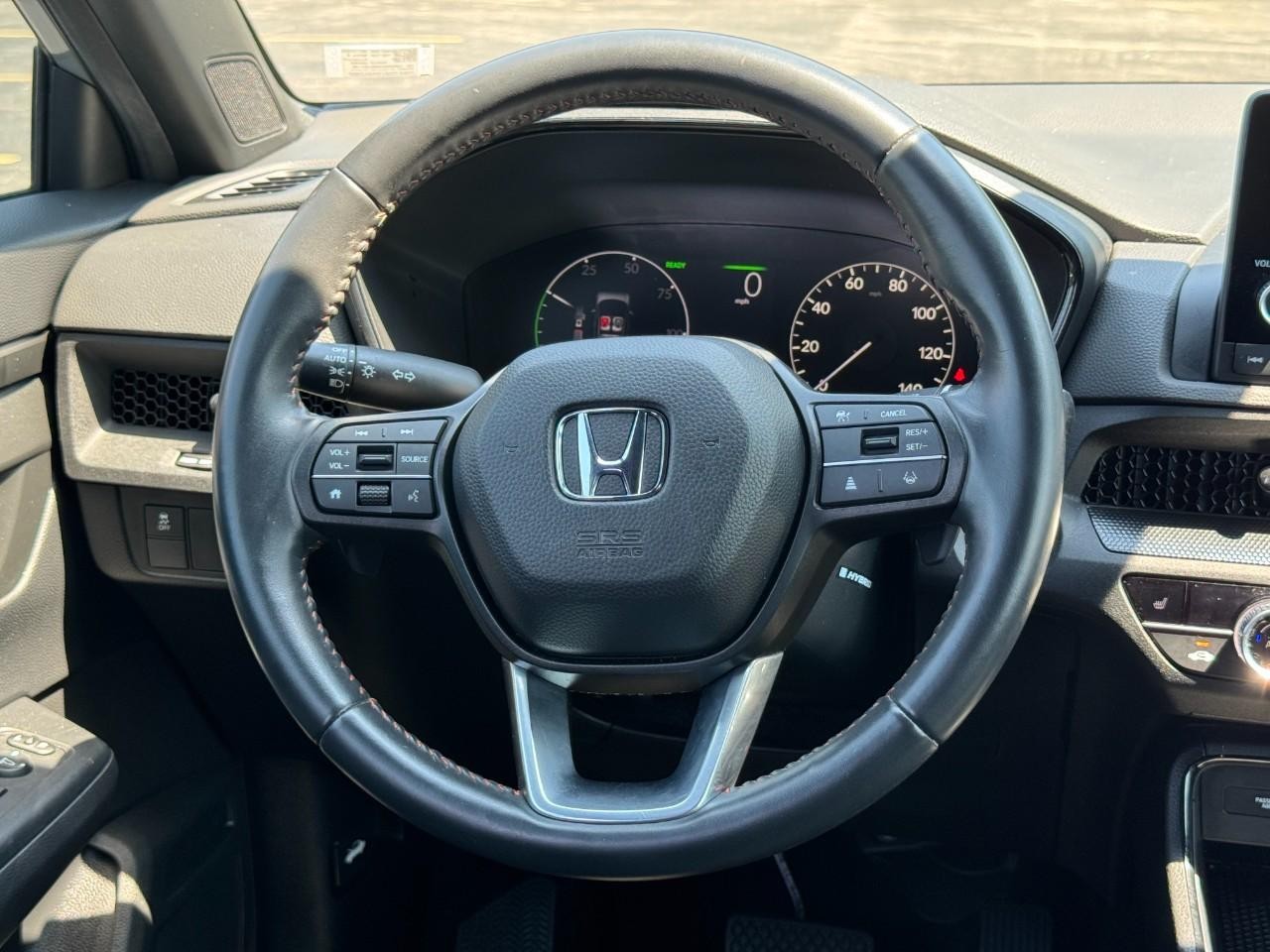 Honda CR-V Hybrid Vehicle Full-screen Gallery Image 15