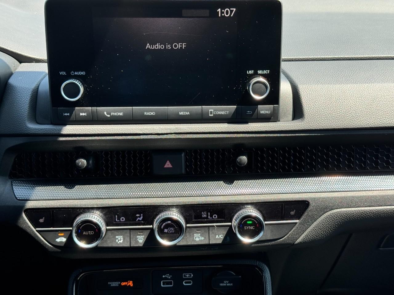 Honda CR-V Hybrid Vehicle Full-screen Gallery Image 16
